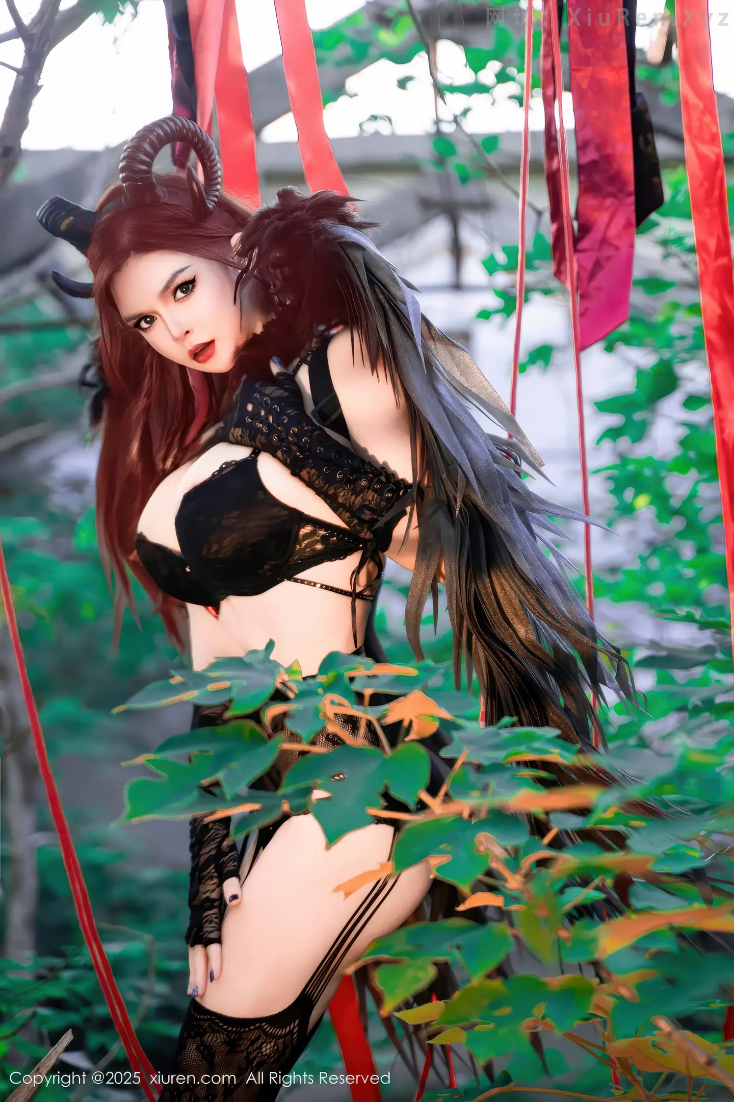 图片[2]-[XiuRen秀人网] VOL.10994 模特伊丽莎有点白性感黑色蕾丝内衣配黑丝吊袜秀惹火身材诱惑写真66P-秀人网官方网站